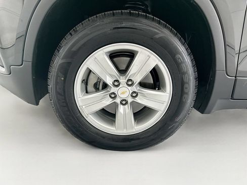 Used 2022 Chevrolet Trax LT w/ LT Convenience Package AWD/4WD image 28