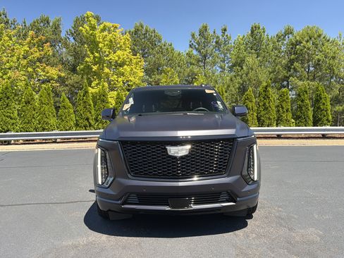 Used 2025 Cadillac Escalade Sport Platinum AWD/4WD image 11