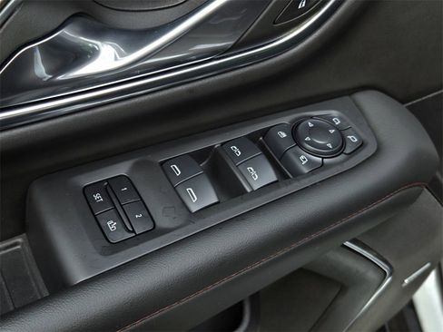 Used 2024 Chevrolet Suburban RST w/ Luxury Package image 11