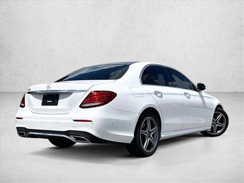 Used 2020 Mercedes-Benz E 350 Sedan image 2