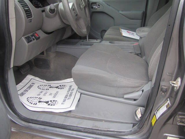 Used 2018 Nissan Frontier SV RWD image 10