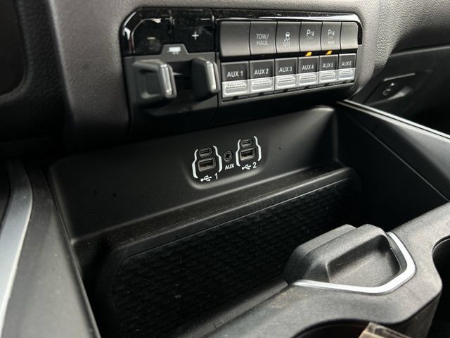 Used 2022 RAM 2500 Big Horn w/ Night Edition AWD/4WD image 44