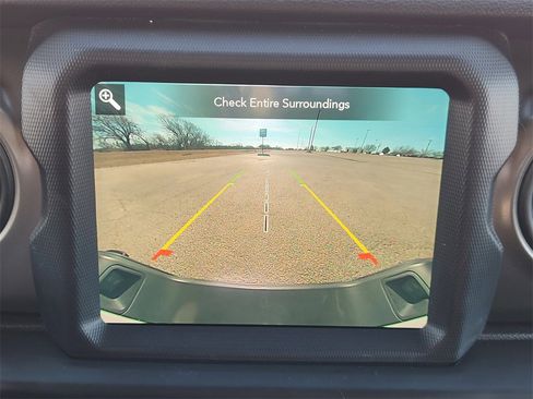 Used 2021 Jeep Gladiator Sport image 18