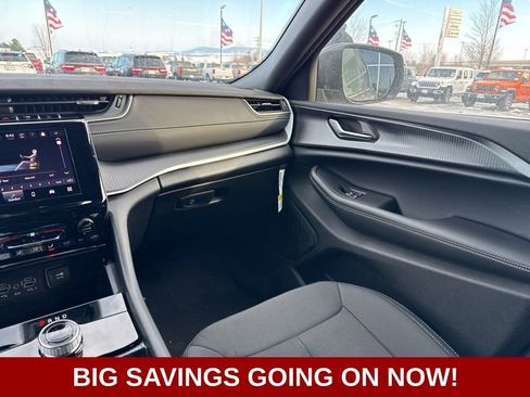 New 2025 Jeep Grand Cherokee Laredo image 40