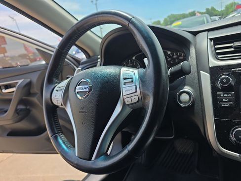 Used 2018 Nissan Altima 2.5 SR w/ SR Midnight Edition FWD image 13