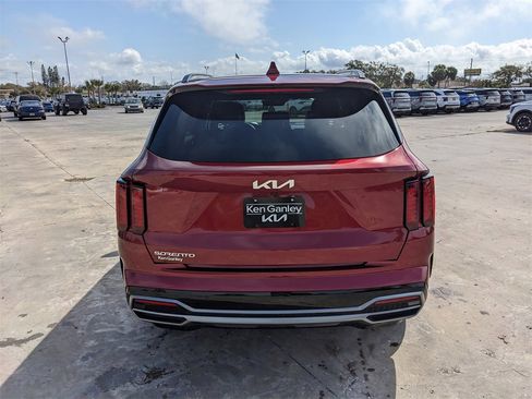 Certified 2023 Kia Sorento S w/ Panoramic Sunroof Package image 8