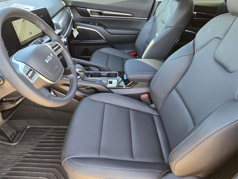 New 2025 Kia Telluride S image 9