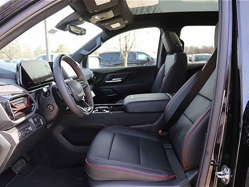 New 2024 Chevrolet Silverado EV RST image 17