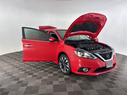 Used 2019 Nissan Sentra SR image 11