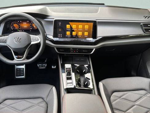 New 2026 Volkswagen Atlas Peak Edition AWD/4WD image 9