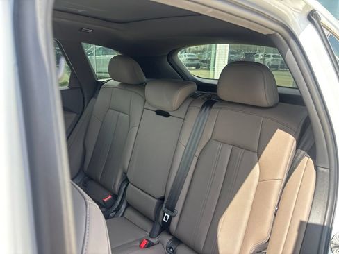 Used 2025 Audi Q5 Premium Plus w/ Premium Plus AWD/4WD image 16