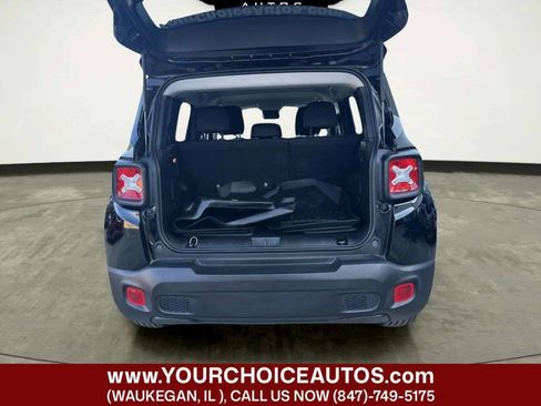 Used 2022 Jeep Renegade Latitude AWD/4WD image 26