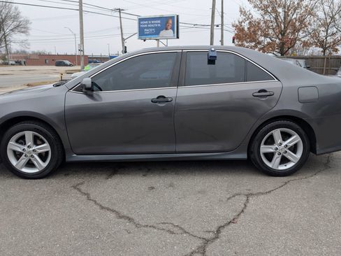 Used 2013 Toyota Camry SE image 5