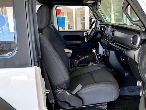 Used 2022 Jeep Wrangler Sport image 29