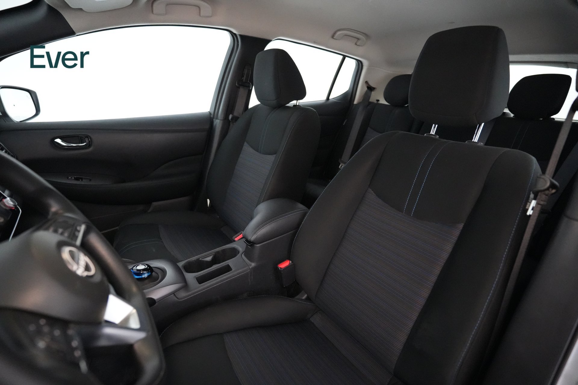 Used 2025 Nissan Leaf S FWD image 4