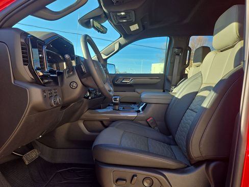 Used 2025 Chevrolet Silverado 1500 ZR2 w/ Technology Package image 16