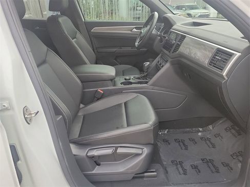 Used 2020 Volkswagen Atlas Cross Sport SE w/ Towing Package image 23