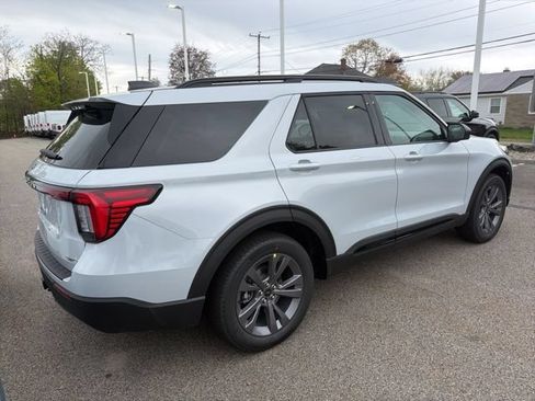 New 2026 Ford Explorer Active w/ Active Comfort Package AWD/4WD image 3