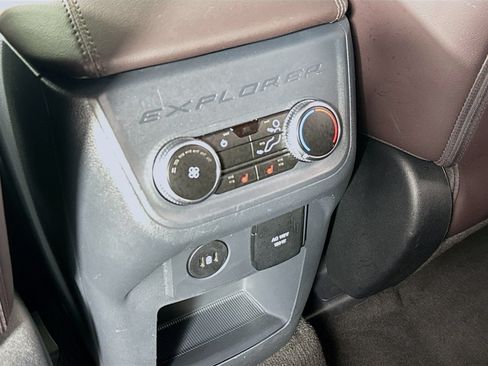 Used 2025 Ford Explorer Platinum AWD/4WD image 21