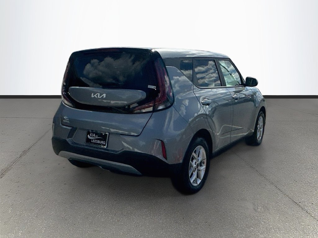 Used 2025 Kia Soul LX w/ LX Technology Package FWD image 7