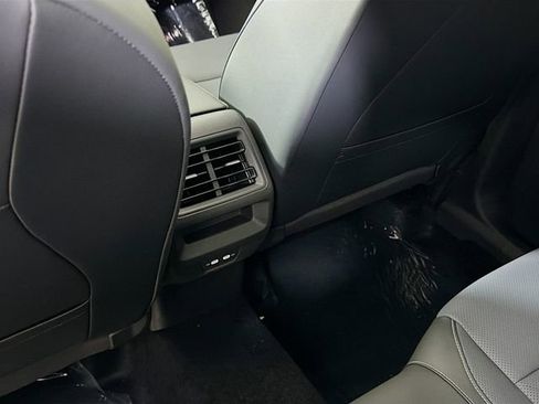New 2026 Volkswagen Tiguan SE R-Line FWD image 25
