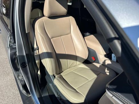 Used 2024 Ford Expedition Max XLT image 24