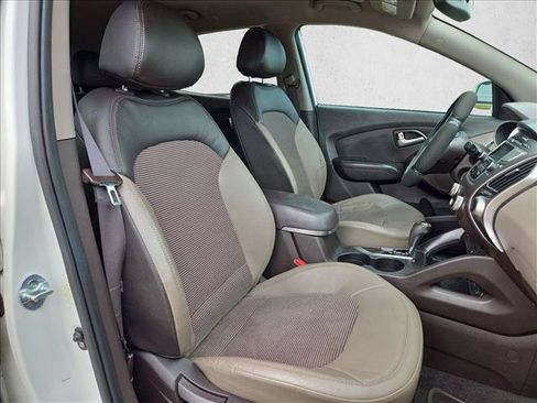 Used 2013 Hyundai Tucson GLS FWD image 14