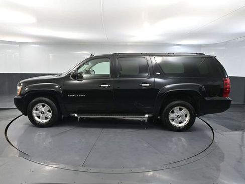 Used 2008 Chevrolet Suburban LT w/ LT Preferred Equipment Group image 9