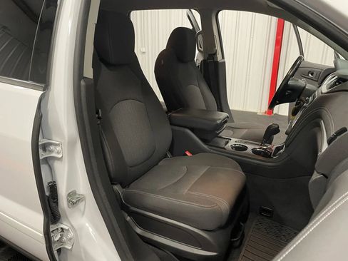 Used 2017 Chevrolet Traverse LT image 44