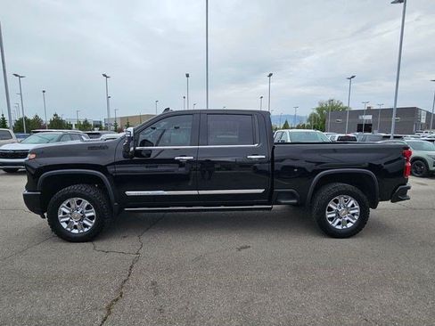 Used 2024 Chevrolet Silverado 2500 High Country w/ High Country Premium Package AWD/4WD image 8