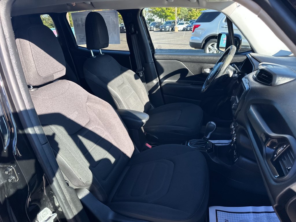 Used 2017 Jeep Renegade Altitude AWD/4WD image 21