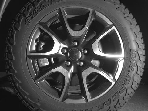 Used 2025 Jeep Compass Trailhawk AWD/4WD image 12