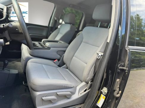 Used 2018 Chevrolet Silverado 1500 Custom w/ Custom Value Package AWD/4WD image 12