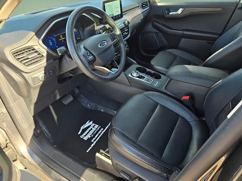 Used 2020 Ford Escape Titanium image 25