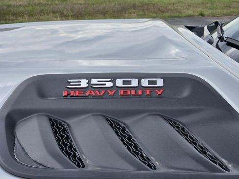 New 2026 RAM 3500 Laramie w/ Sport Appearance Package AWD/4WD image 9
