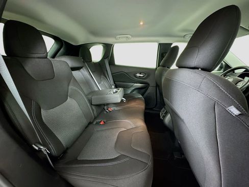 Used 2021 Jeep Cherokee Latitude image 19