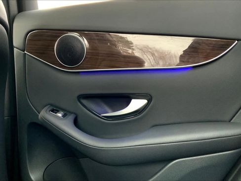 Used 2020 Mercedes-Benz GLC 300 4MATIC image 36