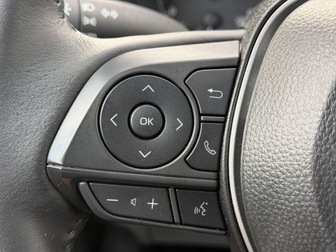 Used 2025 Toyota Corolla Cross LE FWD image 26
