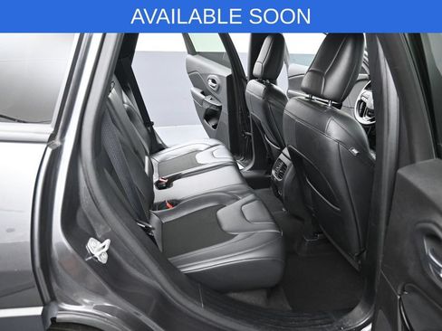 Used 2021 Jeep Cherokee Latitude Plus AWD/4WD image 31