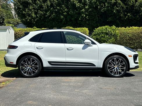 New 2026 Porsche Macan AWD/4WD image 9