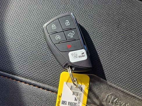 Used 2024 GMC Sierra 1500 AT4 w/ Technology Package image 30