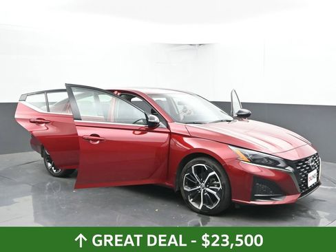 Used 2024 Nissan Altima 2.5 SR w/ SR Premium Package image 57