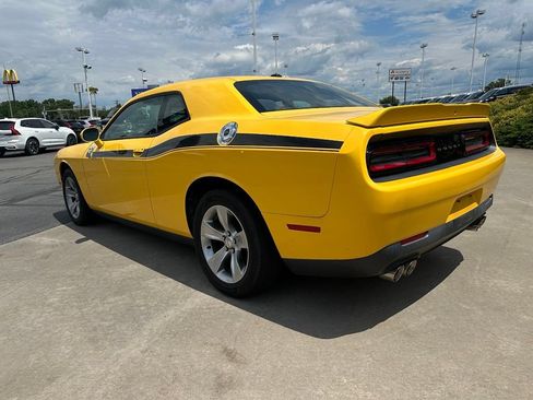 Used 2018 Dodge Challenger SXT RWD image 7