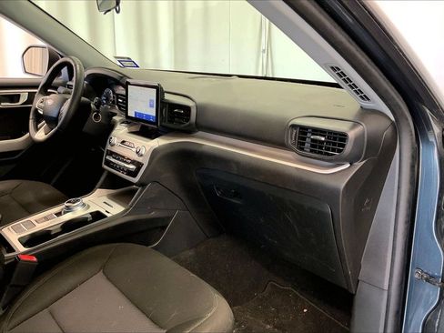 Used 2024 Ford Explorer XLT RWD image 28