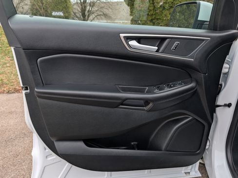 Used 2023 Ford Edge SEL image 32