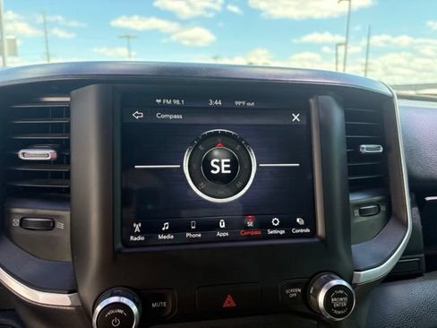 Used 2021 RAM 1500 Big Horn AWD/4WD image 17