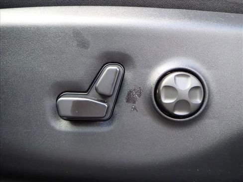 New 2026 Chrysler Pacifica Select image 15