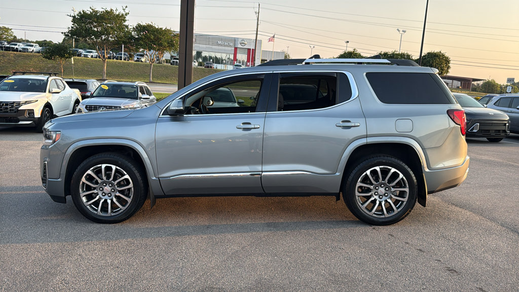 Used 2023 GMC Acadia Denali FWD image 4