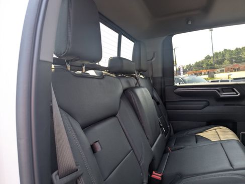 Used 2025 Chevrolet Silverado 2500 LTZ w/ LTZ Premium Package AWD/4WD image 26