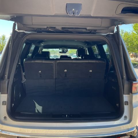 Used 2024 Jeep Wagoneer Series III AWD/4WD image 11